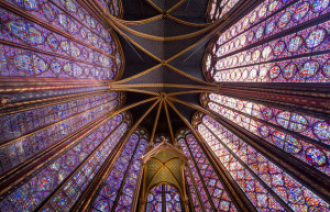 Sainte-Chapelle-Détail-des-vitraux-et-voûte